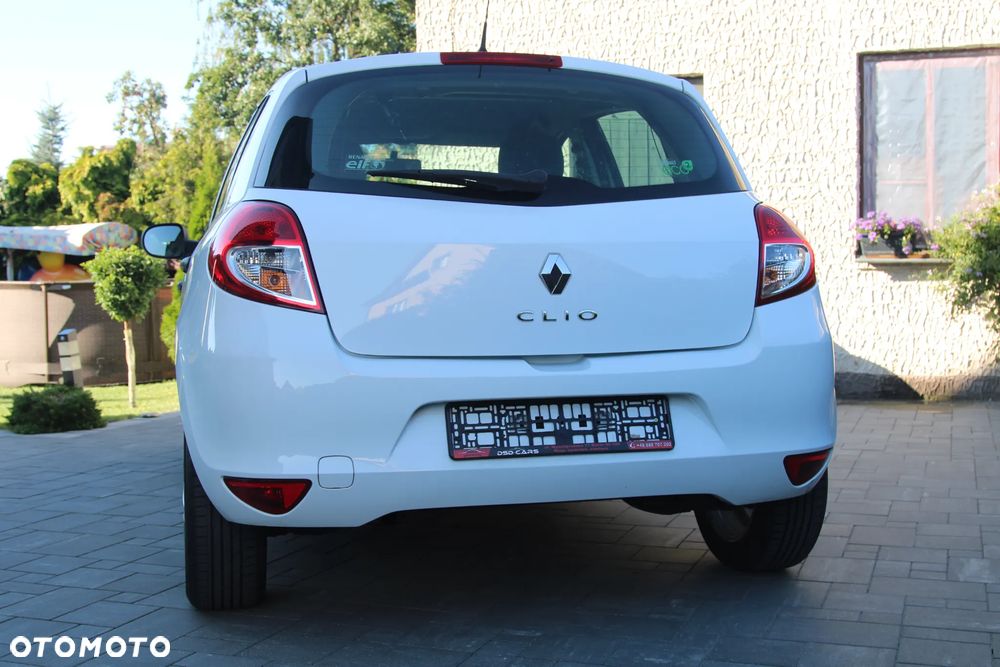 Renault Clio 1.2 16V 75 Yahoo - 16