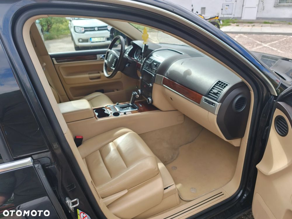 Volkswagen Touareg - 12