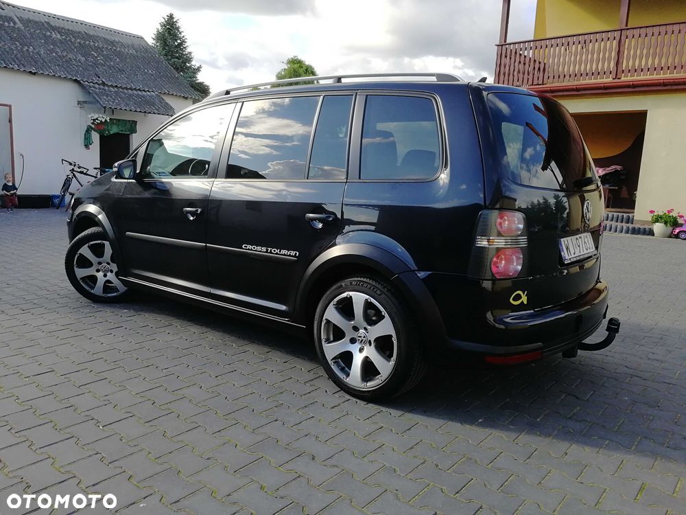 Volkswagen Touran - 2
