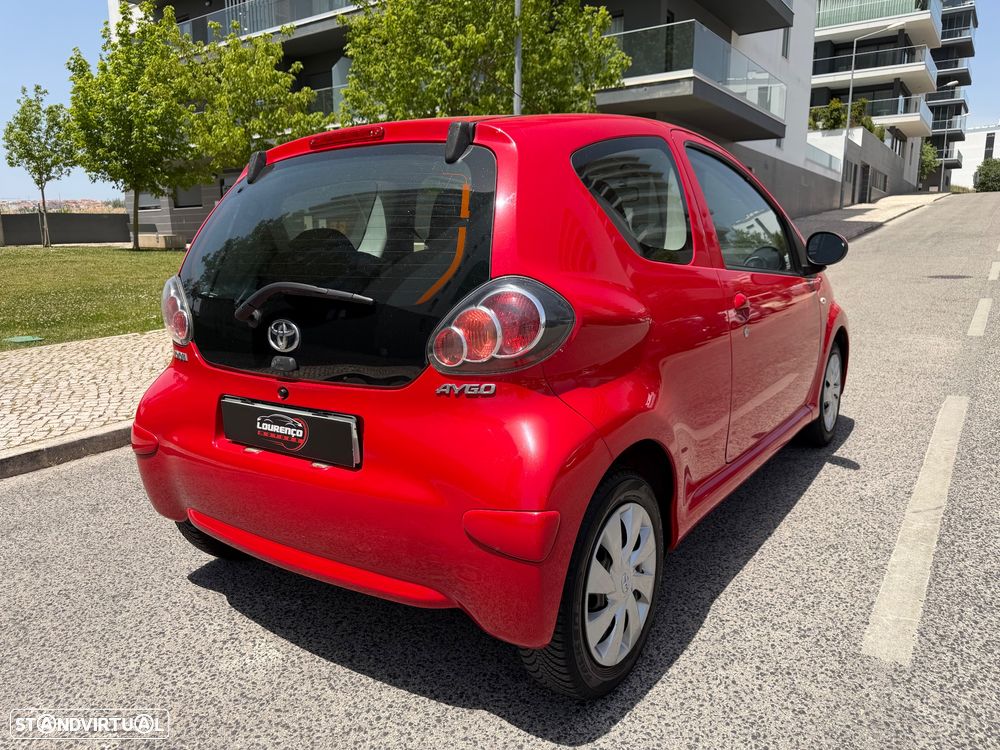 Toyota Aygo 1.0 Red Edition - 11