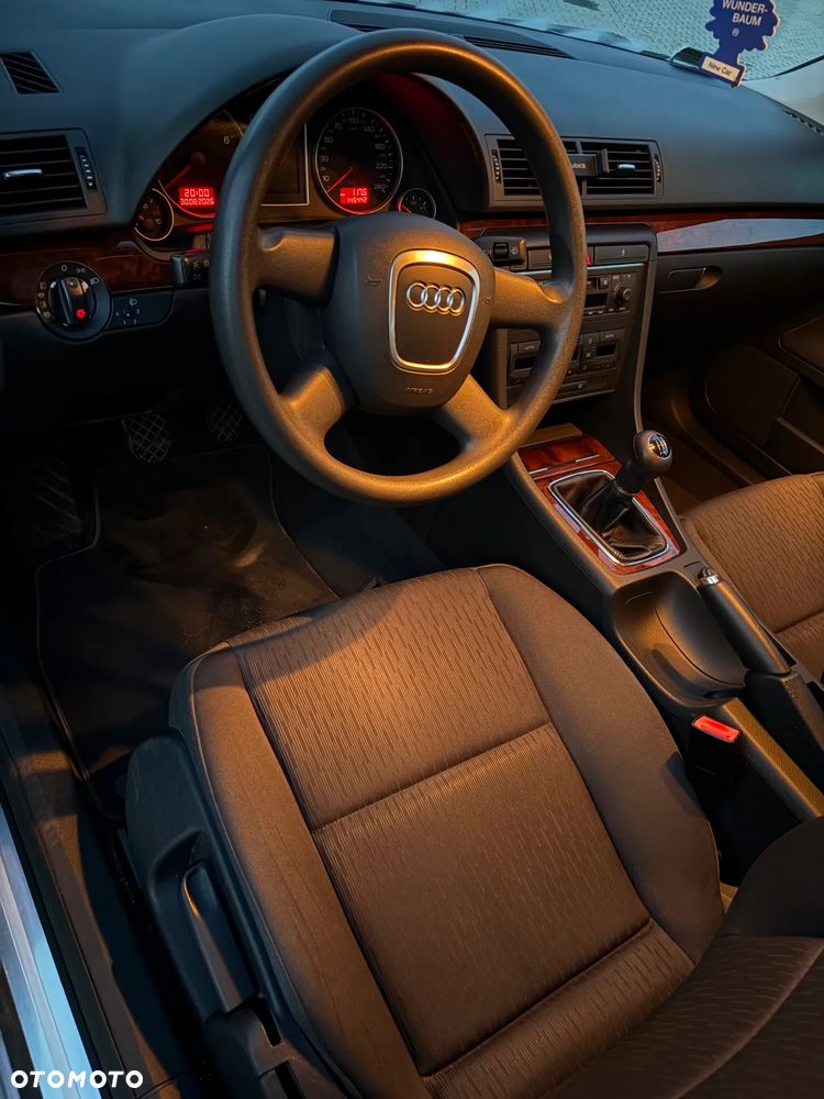 Audi A4 Limousine - 21