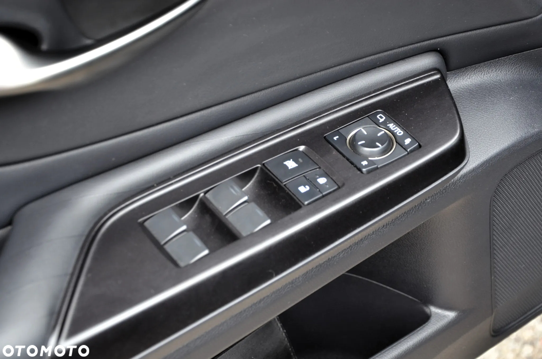 Lexus ES 300h Prestige - 11