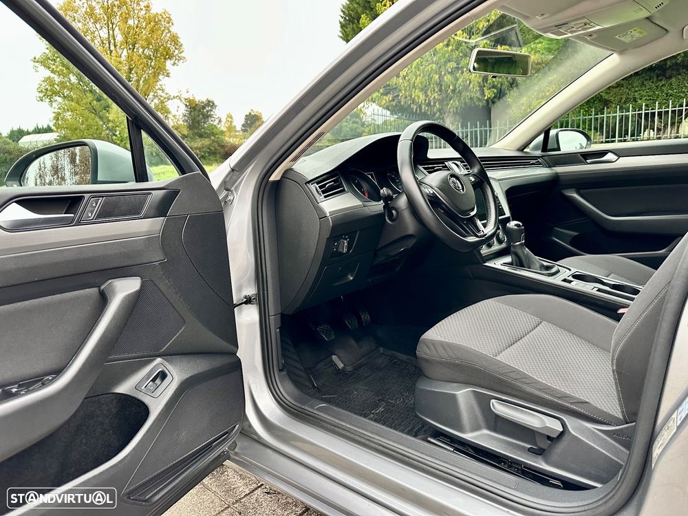 VW Passat Variant 1.6 TDI Confortline - 14