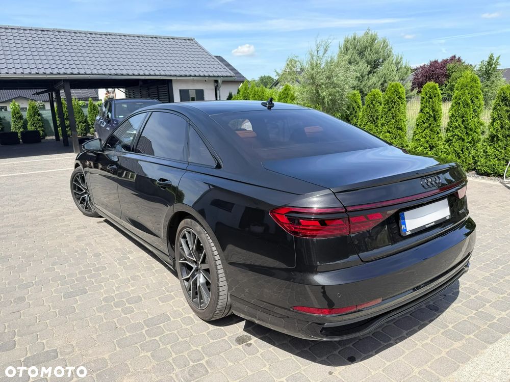 Audi A8 - 6