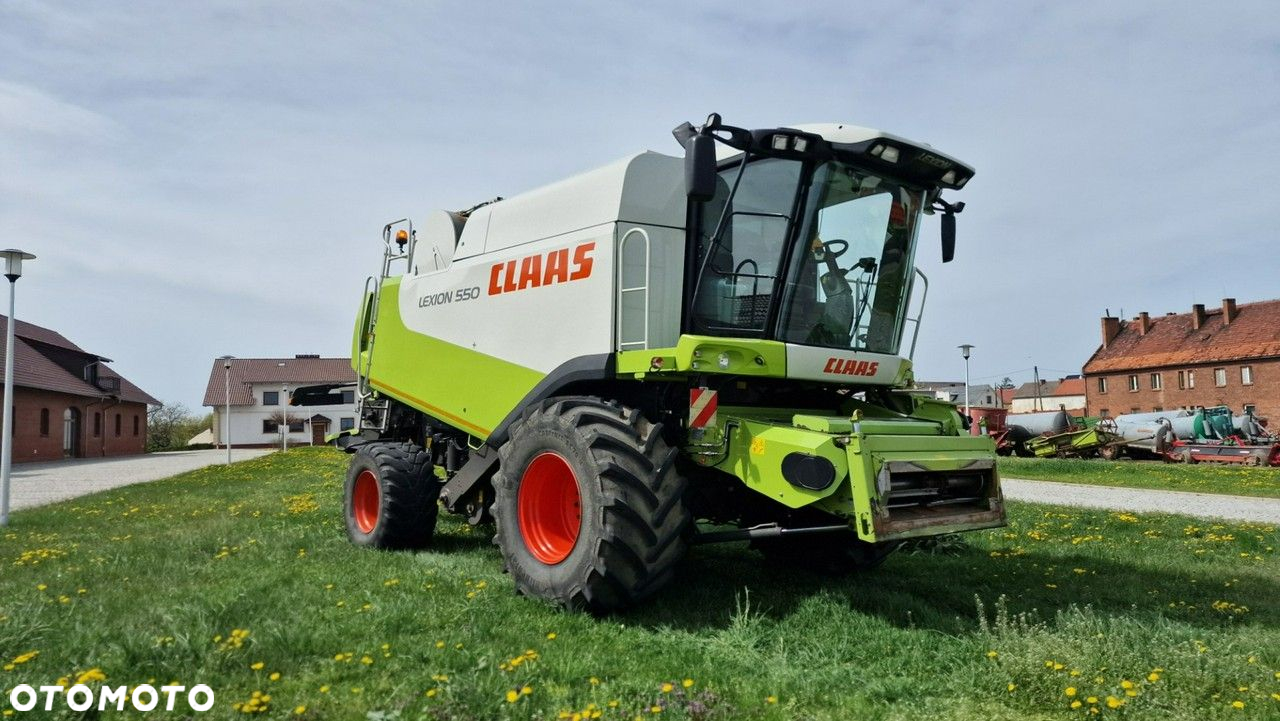 Claas kombajn CLAAS Lexion 550 / 560 + Heder V750 - 2