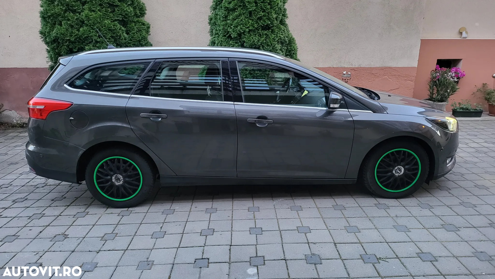 Ford Focus 2.0 TDCi DPF Aut. Titanium - 4