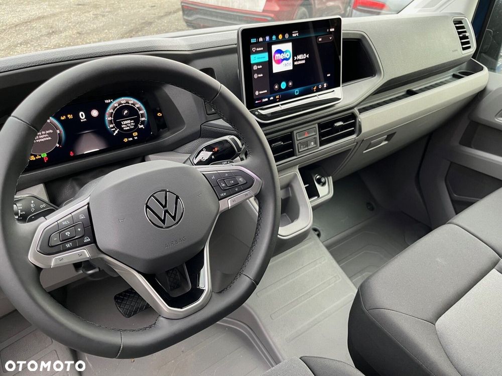 Volkswagen Crafter 35 Furgon z wysokim dachem silnik: 2,0 l EU6 SCR 140 KM / skrzynia biegów: automatyczna 8-biegowa rozstaw osi: 3640 mm - 9