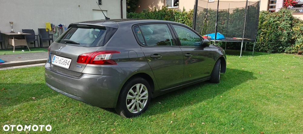 Peugeot 308 - 8