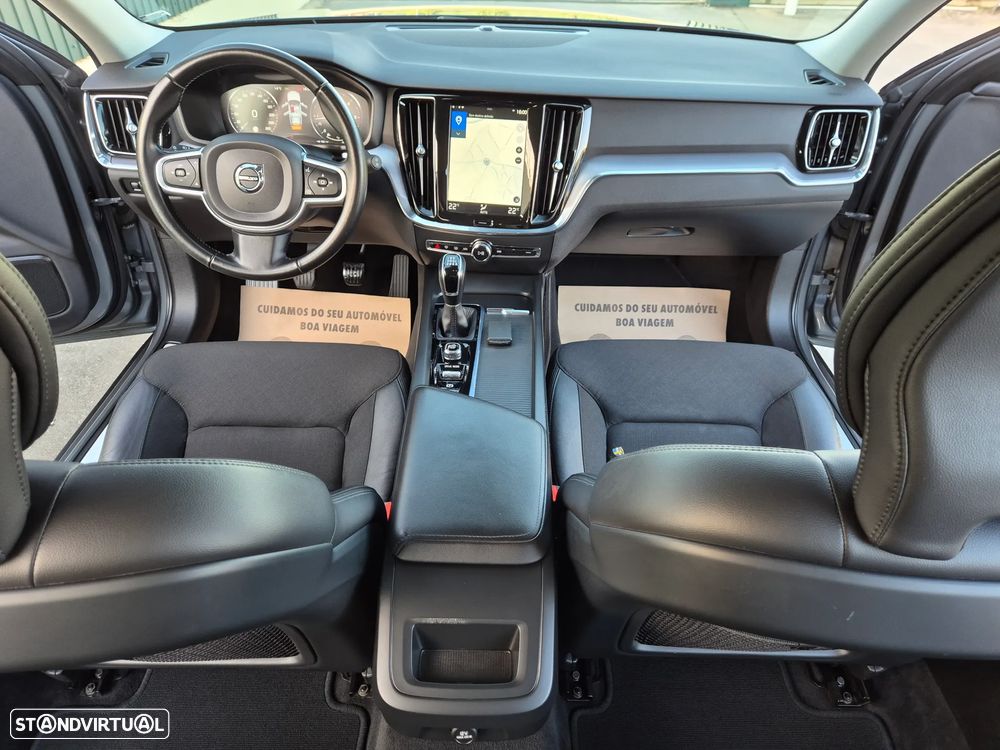 Volvo V60 2.0 D3 Momentum Plus - 20
