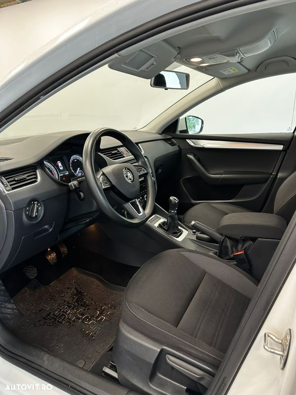 Skoda Octavia 1.6 TDI Style - 19