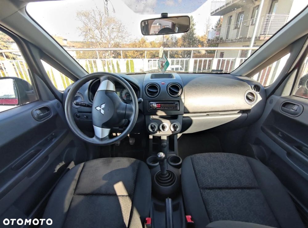 Mitsubishi Colt - 9