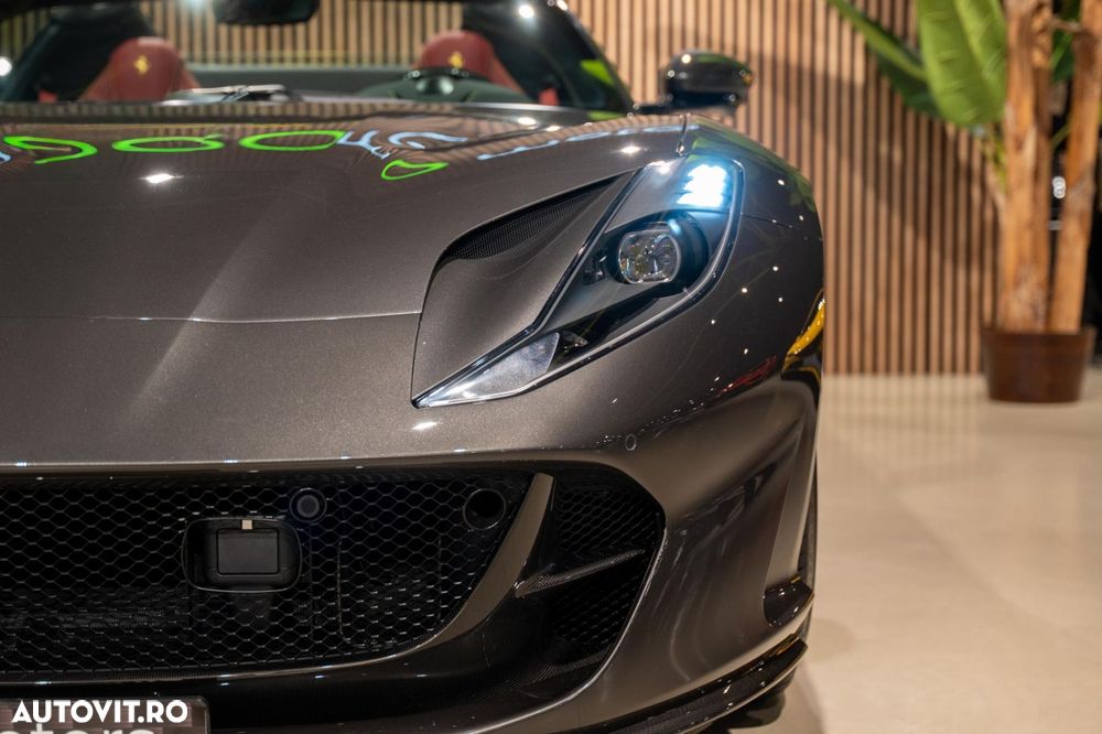 Ferrari 812 - 4