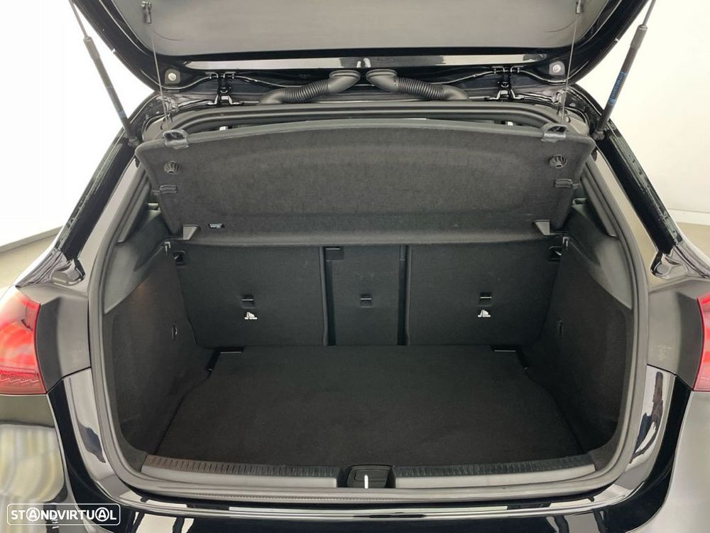 Mercedes-Benz A 180 d Style Aut. — fotografia 13