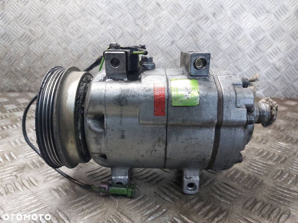 SPRĘŻARKA KOMPRESOR KLIMATYZACJI VOLKSWAGEN PASSAT B5 1.9 TDI 8D0260805D - 1