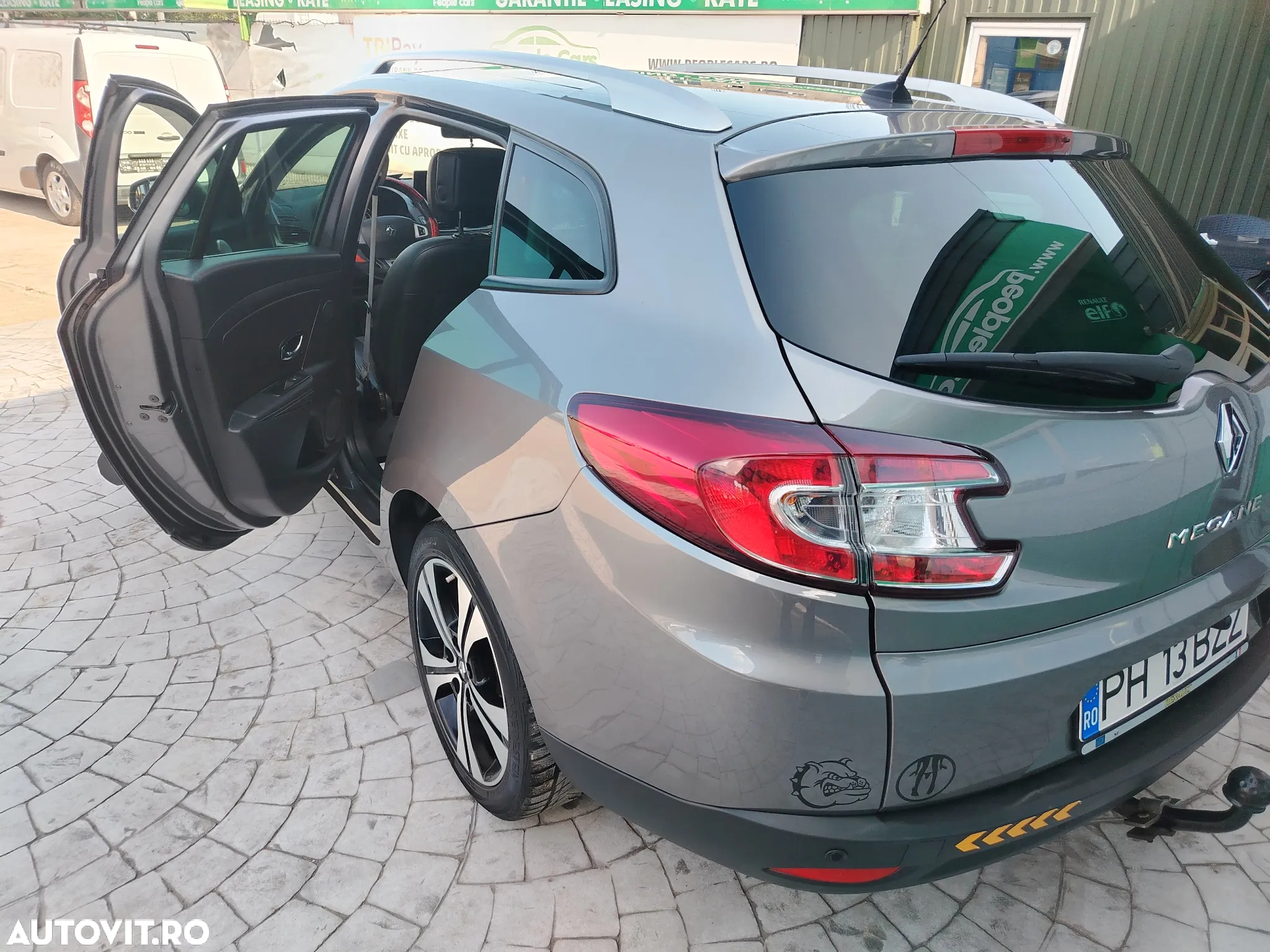 Renault Megane Grandtour TCe 130 Bose Edition - 17