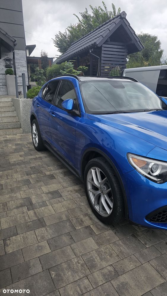 Alfa Romeo Stelvio - 2