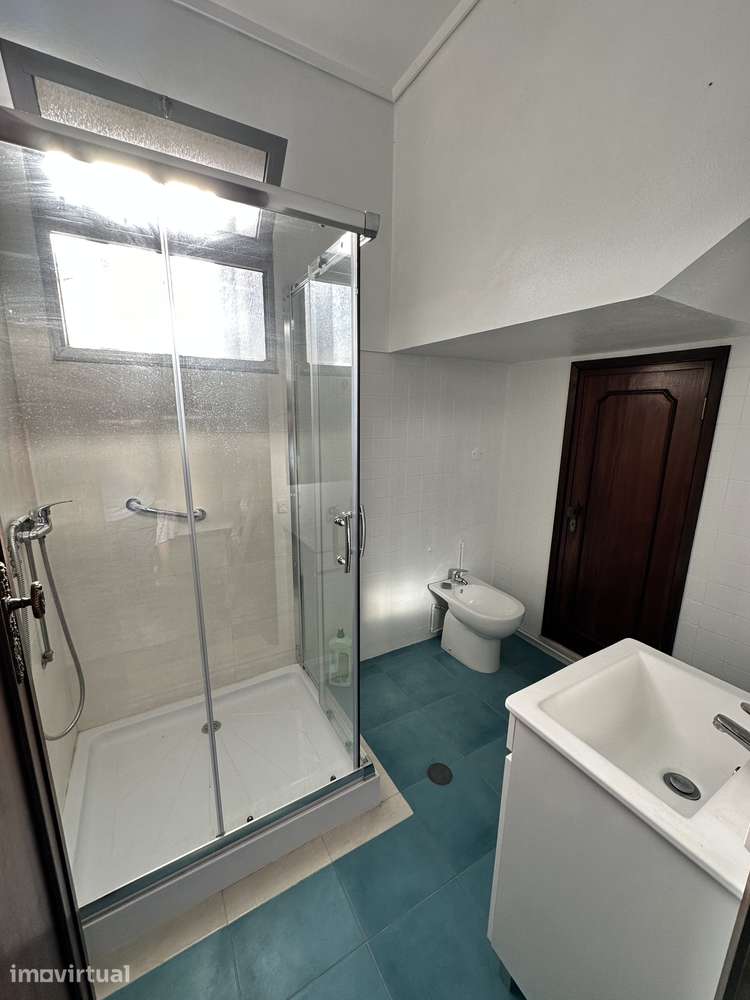 Quarto p/ rapaz estudante, em moradia T3 - prox. Glicínias - Grande imagem: 4/5