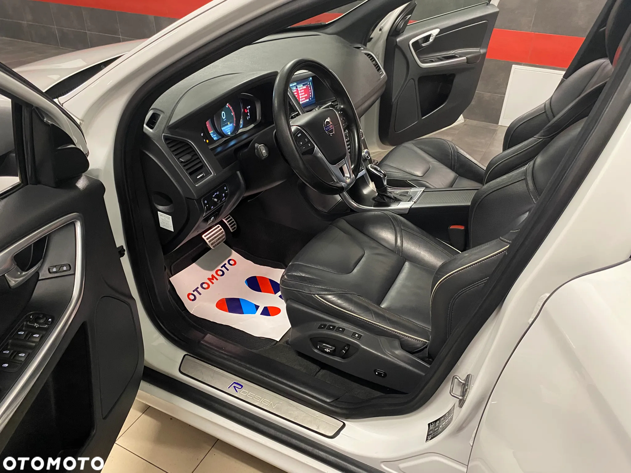 Volvo XC 60 D4 Geartronic RDesign - 12