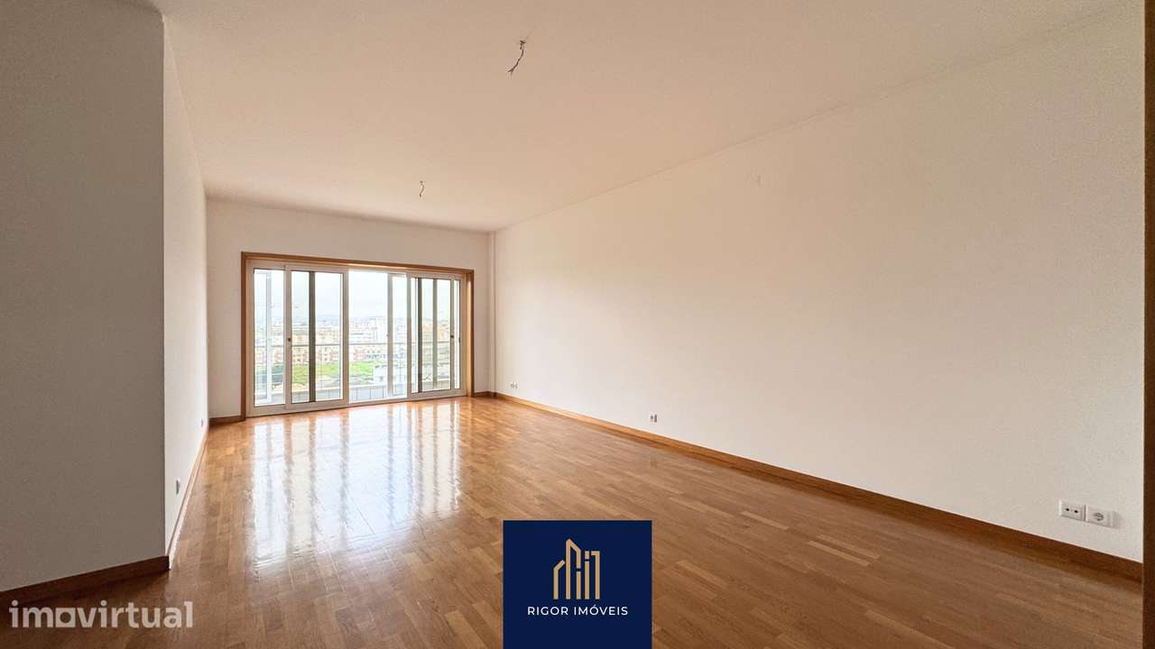 Apartamento T3 - Semi-Renovado | Póvoa de Varzim - Zona Balnear - Grande imagem: 3/37