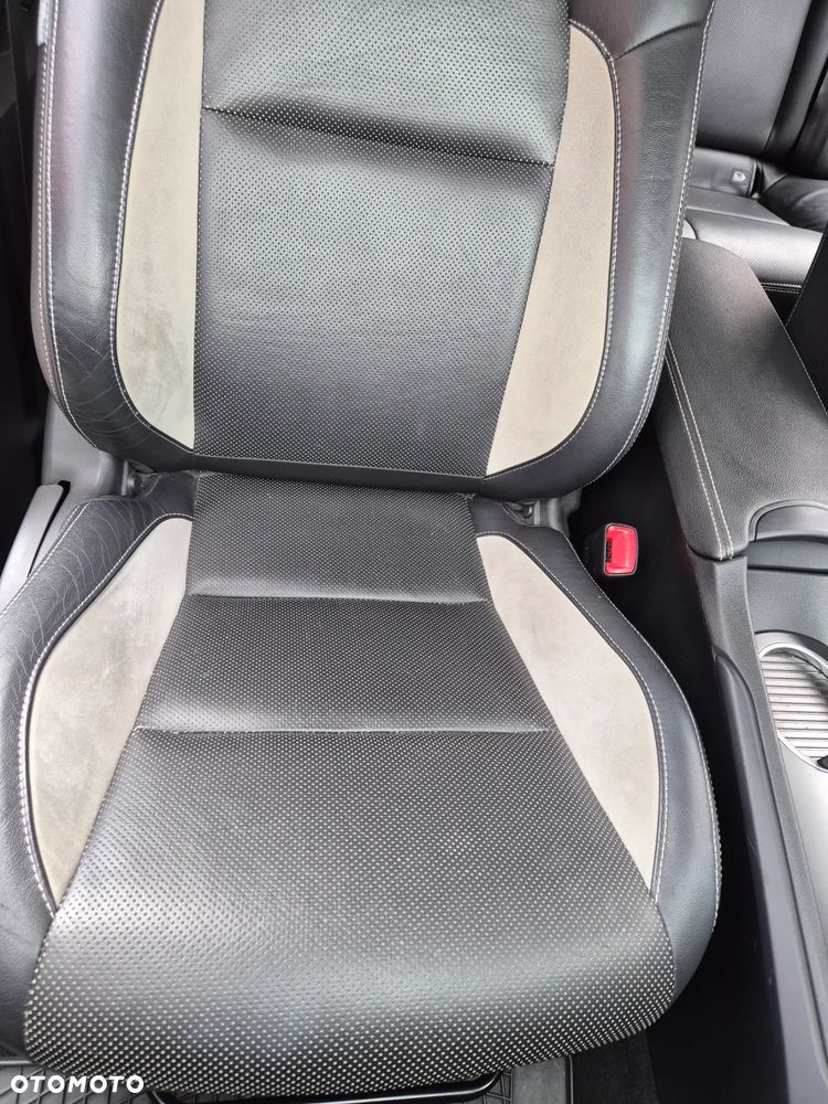 Toyota Avensis 1.8 Premium MS - 12