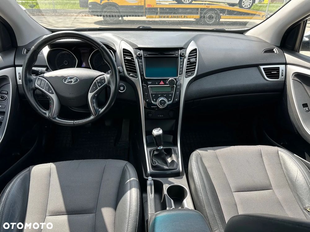 Hyundai i30 blue 1.6 CRDi Trend - 10