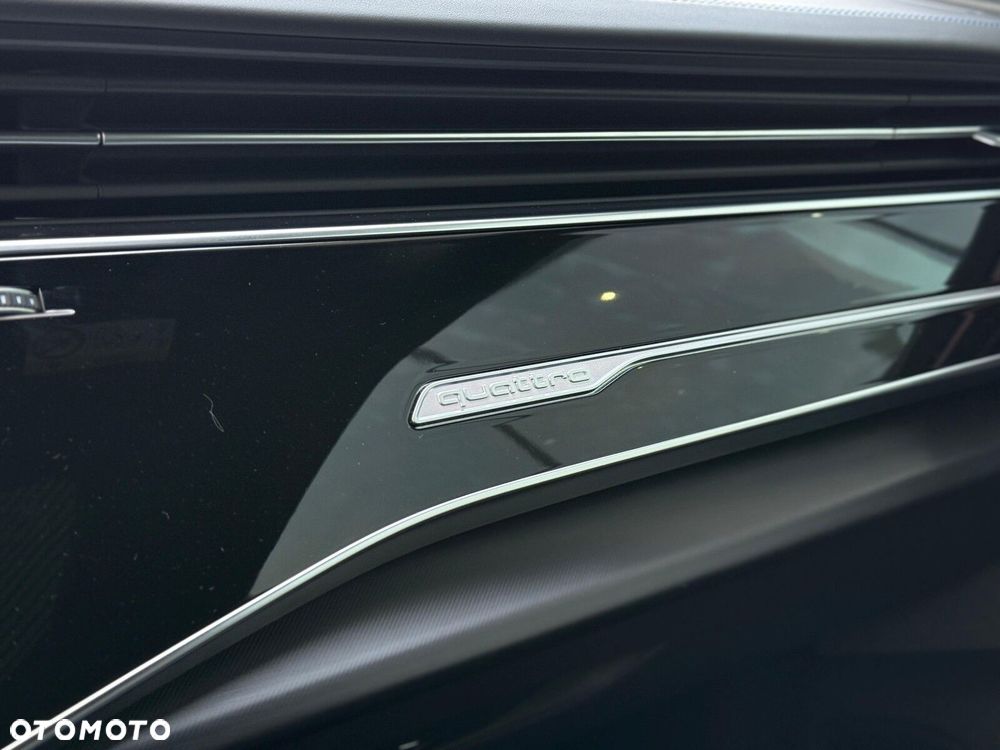 Audi RS Q8 - 28