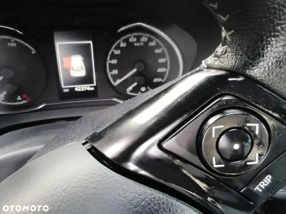 Toyota Yaris Hybrid 100 Premium - 9