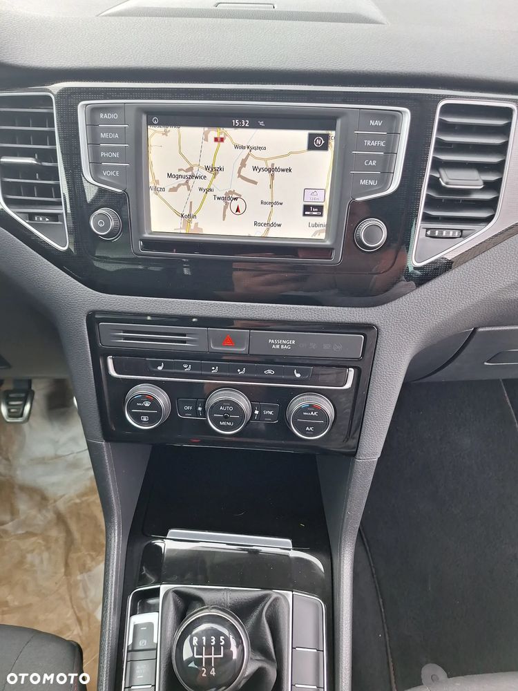 Volkswagen Golf 1.6 TDI BMT Highline - 23