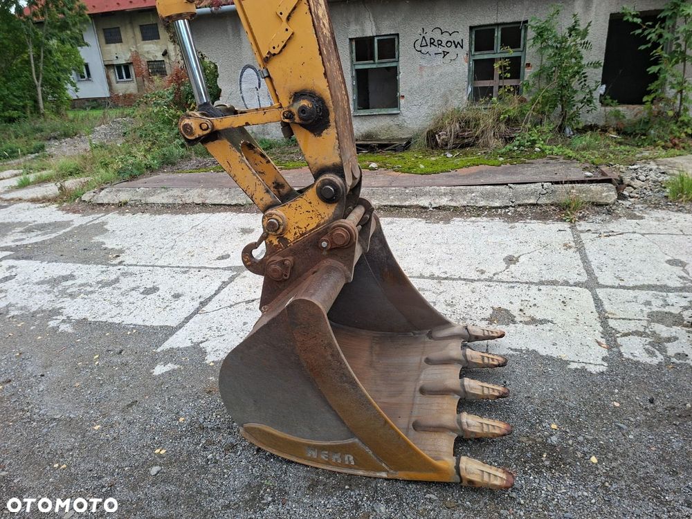 Liebherr A 900 B 4X4 - 25