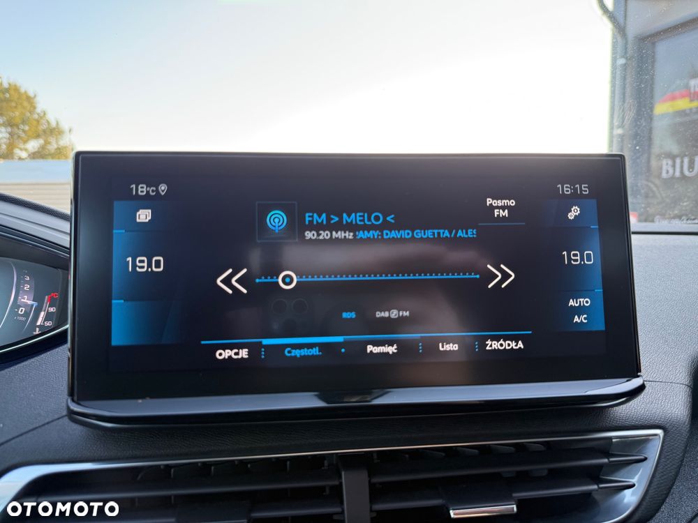 Peugeot 3008 1.2 PureTech Allure S&S EAT8 - 27