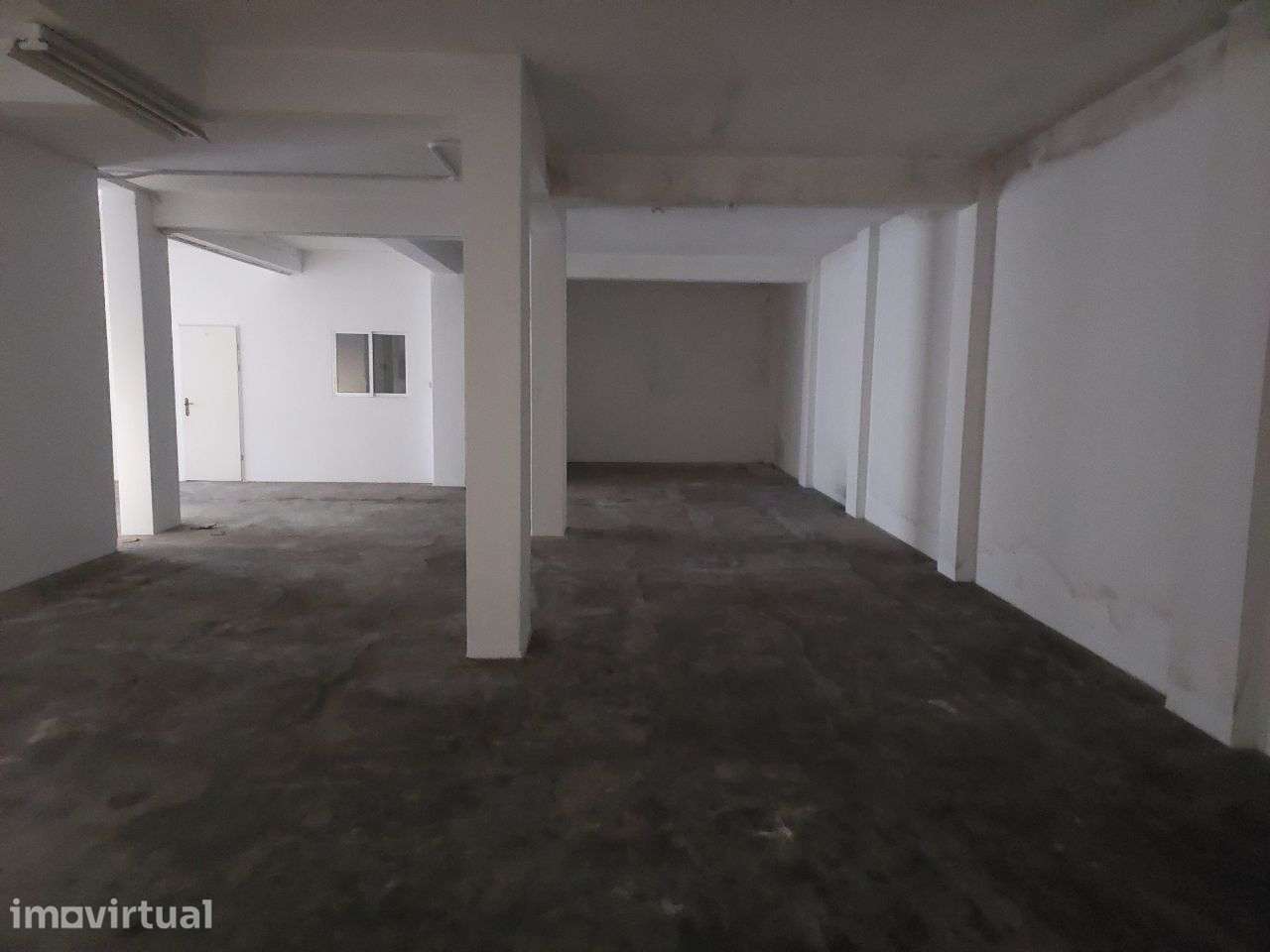 Armazém no centro de Ourém - Grande imagem: 4/8