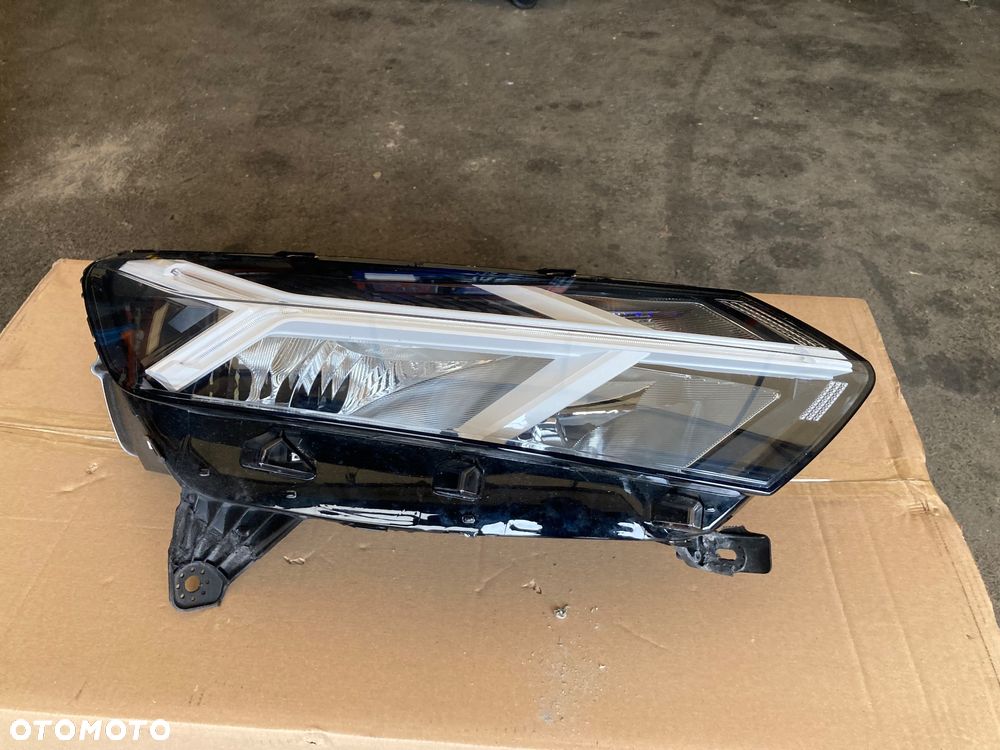 DACIA Sandero III 3 STEPWAY Lift Logan III Jogger Full led LAMPA PRZEDNIA PRAWA REFLEKTOR PRAWY PRZÓD LEDOWA led 260107920R biała biały środek  Wwa - 5
