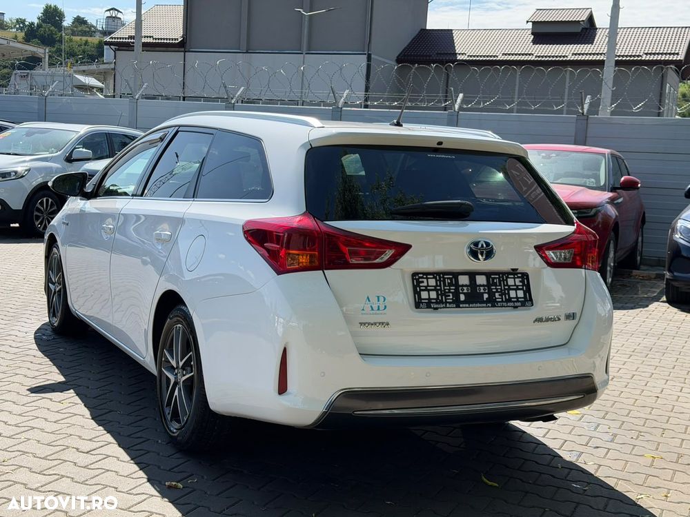 Toyota Auris - 4