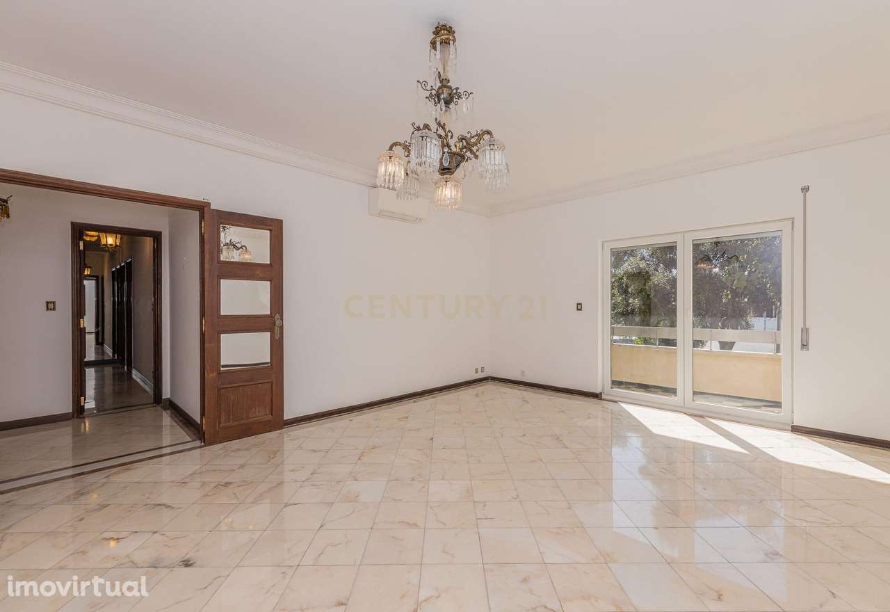 T4 em Oeiras com Vista de Mar - Grande imagem: 2/25