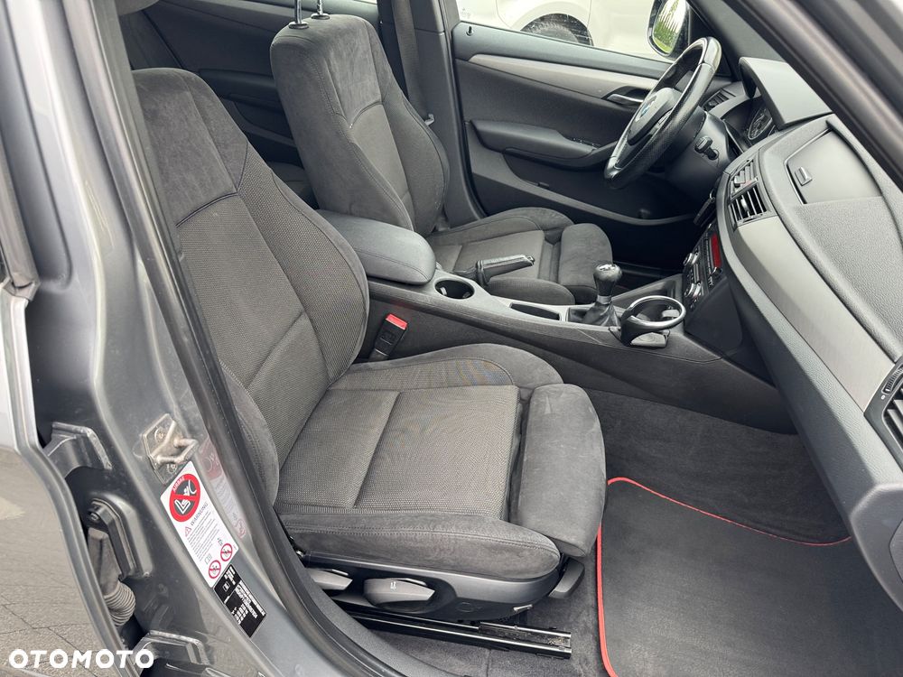 BMW X1 xDrive18d Sport Line - 28