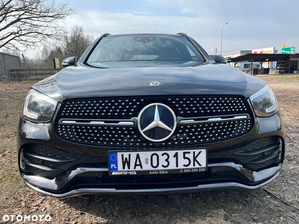 Mercedes-Benz GLC 300 4Matic 9G-TRONIC AMG Line - 2