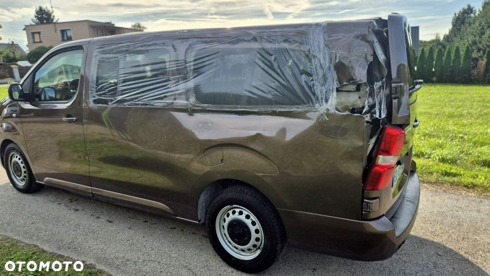 Peugeot Traveller - 19