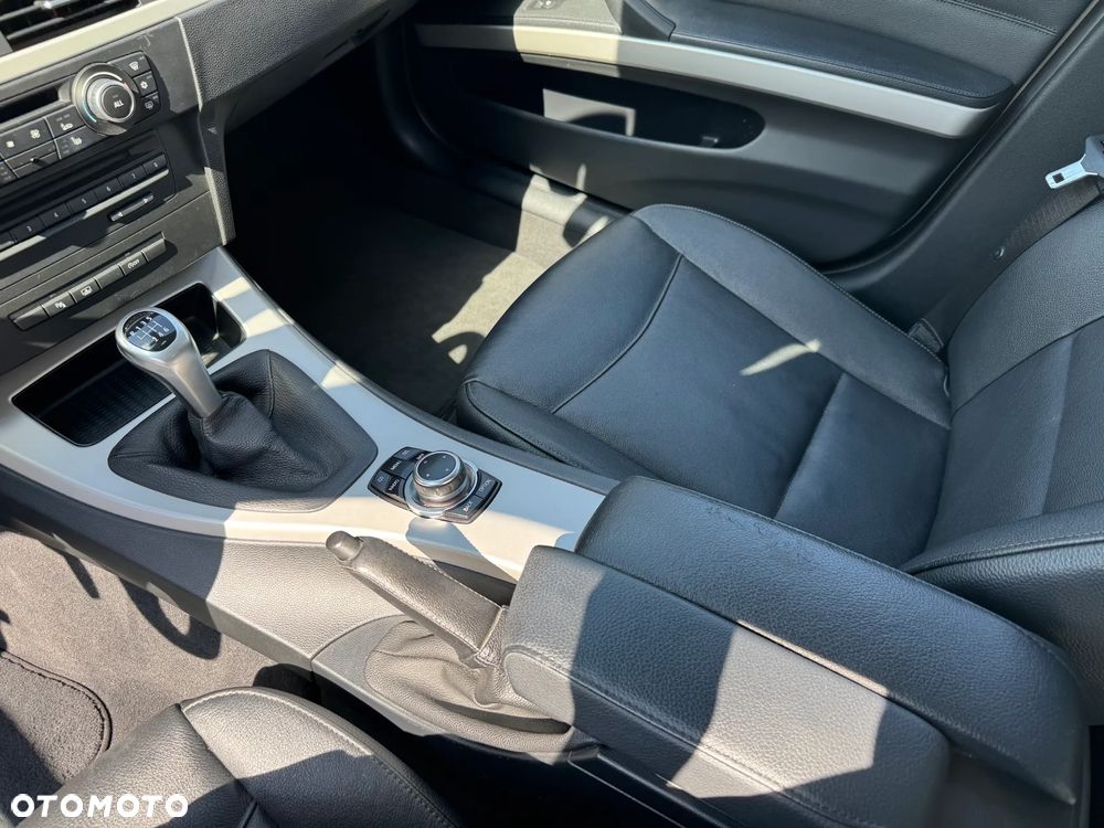 BMW Seria 3 320d DPF - 39