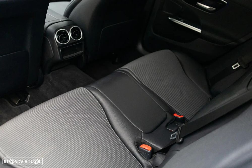 Mercedes-Benz C 300 e Avantgarde - 26