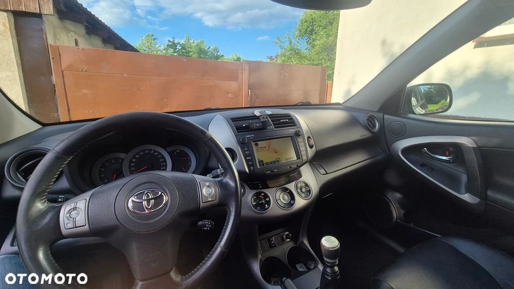 Toyota RAV4 2.2 D-4D X - 12