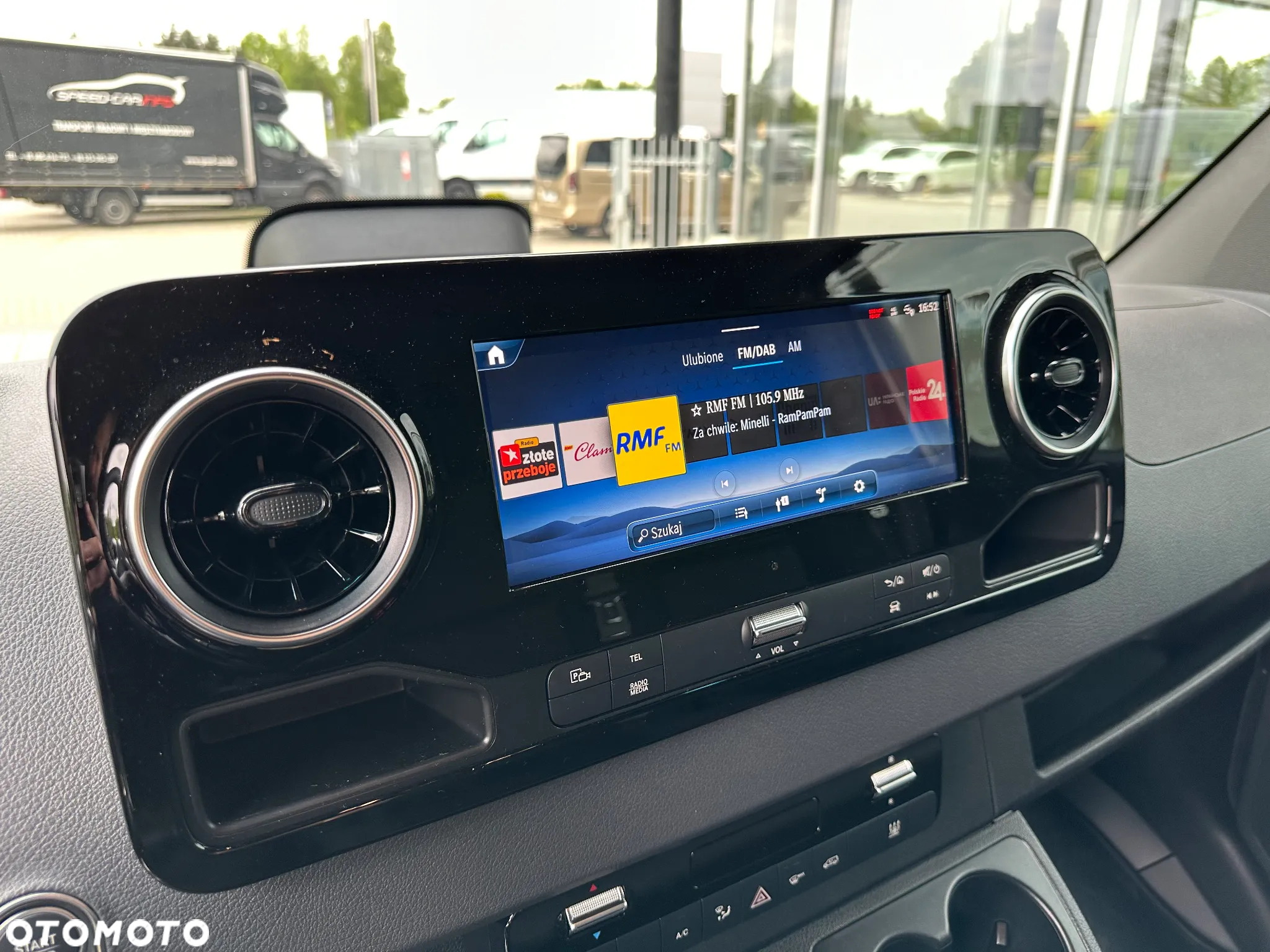 Mercedes-Benz E-Sprinter - 18