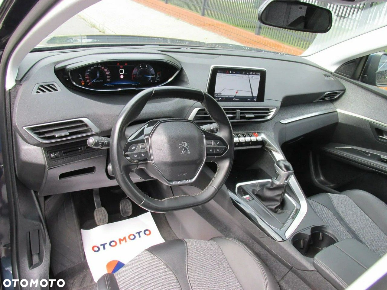 Peugeot 5008 1.5 BlueHDI Allure S&S - 16