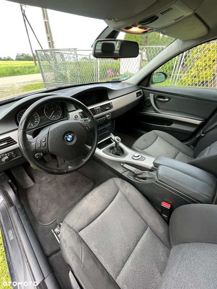 BMW Seria 3 320d - 10