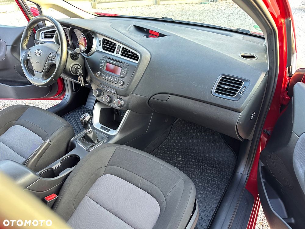 Kia Ceed 1.6 CRDi 128 ISG Edition 7 - 23