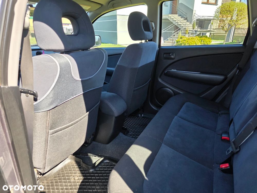 Mitsubishi Outlander 2.0 Intense DAKAR - 8