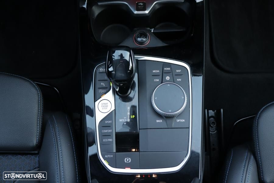 BMW 118 d Pack Color Vision - 32