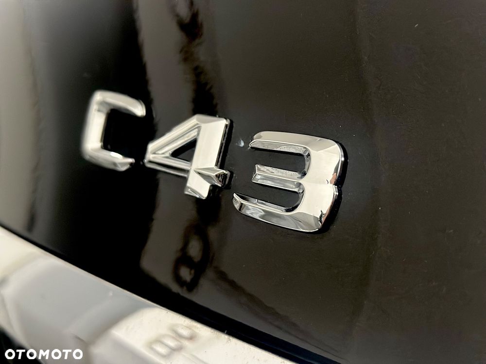 Mercedes-Benz Klasa C AMG 43 4Matic 9G-TRONIC - 27