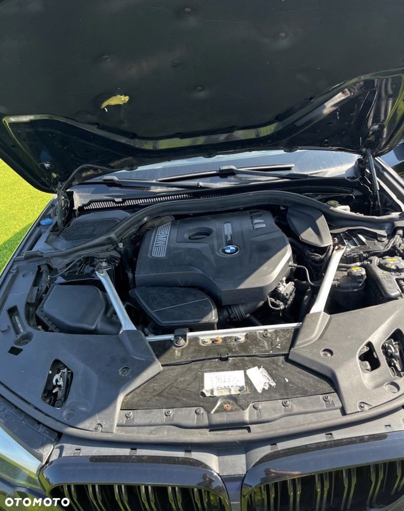 BMW Seria 5 530i xDrive Sport Line - 11