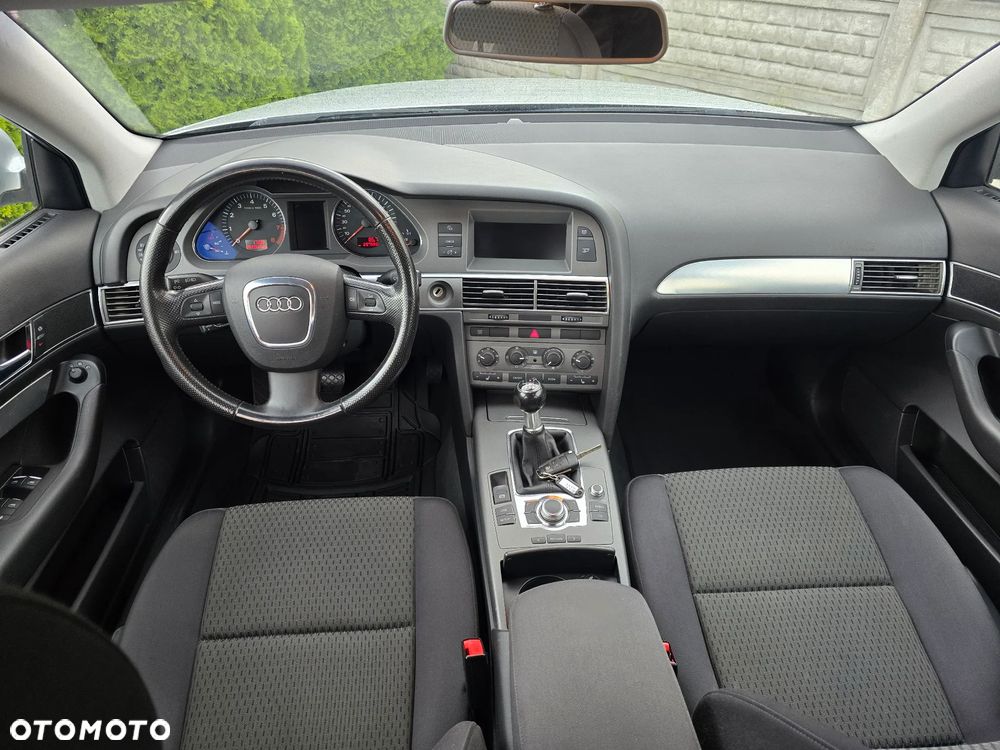 Audi A6 Avant 2.4 - 10