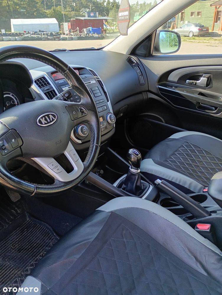 Kia Ceed - 14